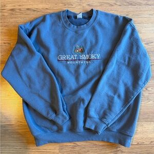 Embroidered Great Smokey Mountain size large crewneck sweatshirt